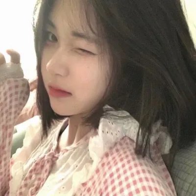 鱼跃在花见
